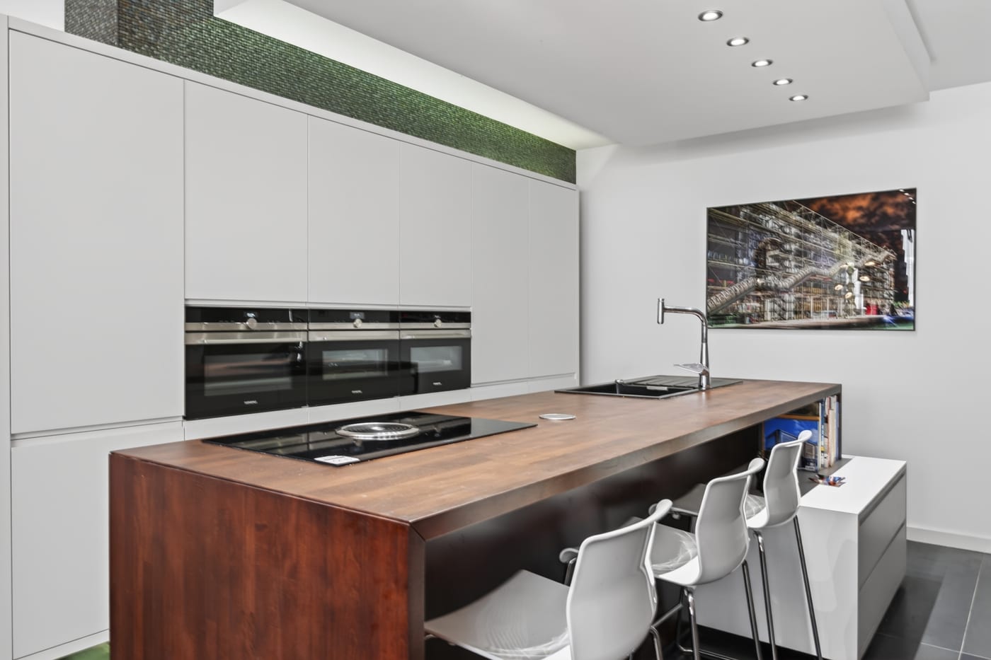 Contemporary bespoke kitchen