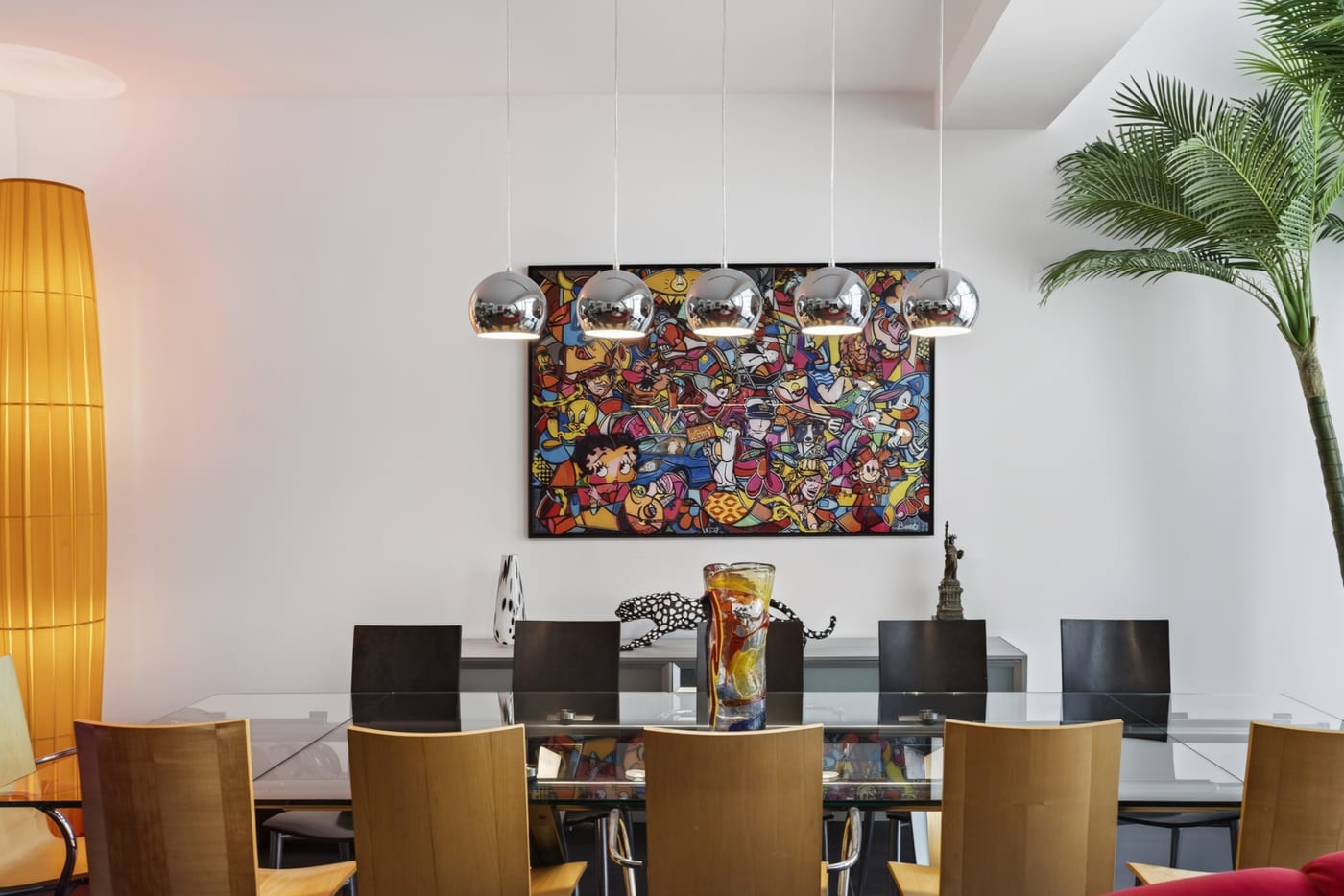 Dining room with panoramic outlook